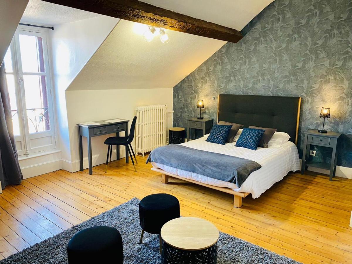 Logis Hotel La Tourelle Du Beffroi Bourbon-Lancy Exterior foto
