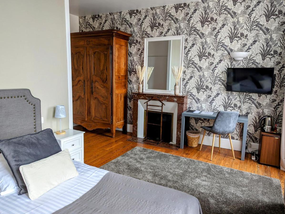 Logis Hotel La Tourelle Du Beffroi Bourbon-Lancy Exterior foto