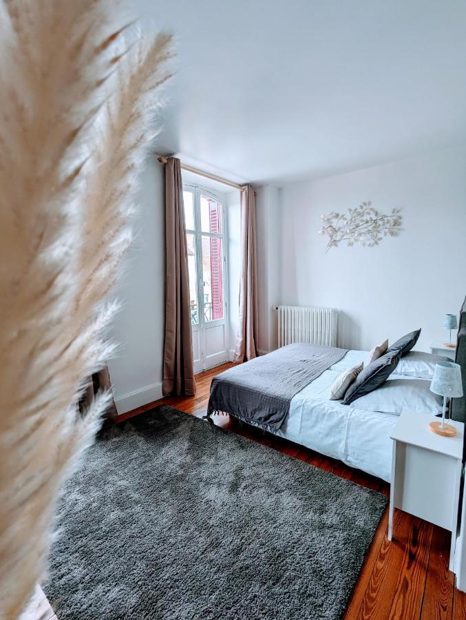 Logis Hotel La Tourelle Du Beffroi Bourbon-Lancy Exterior foto