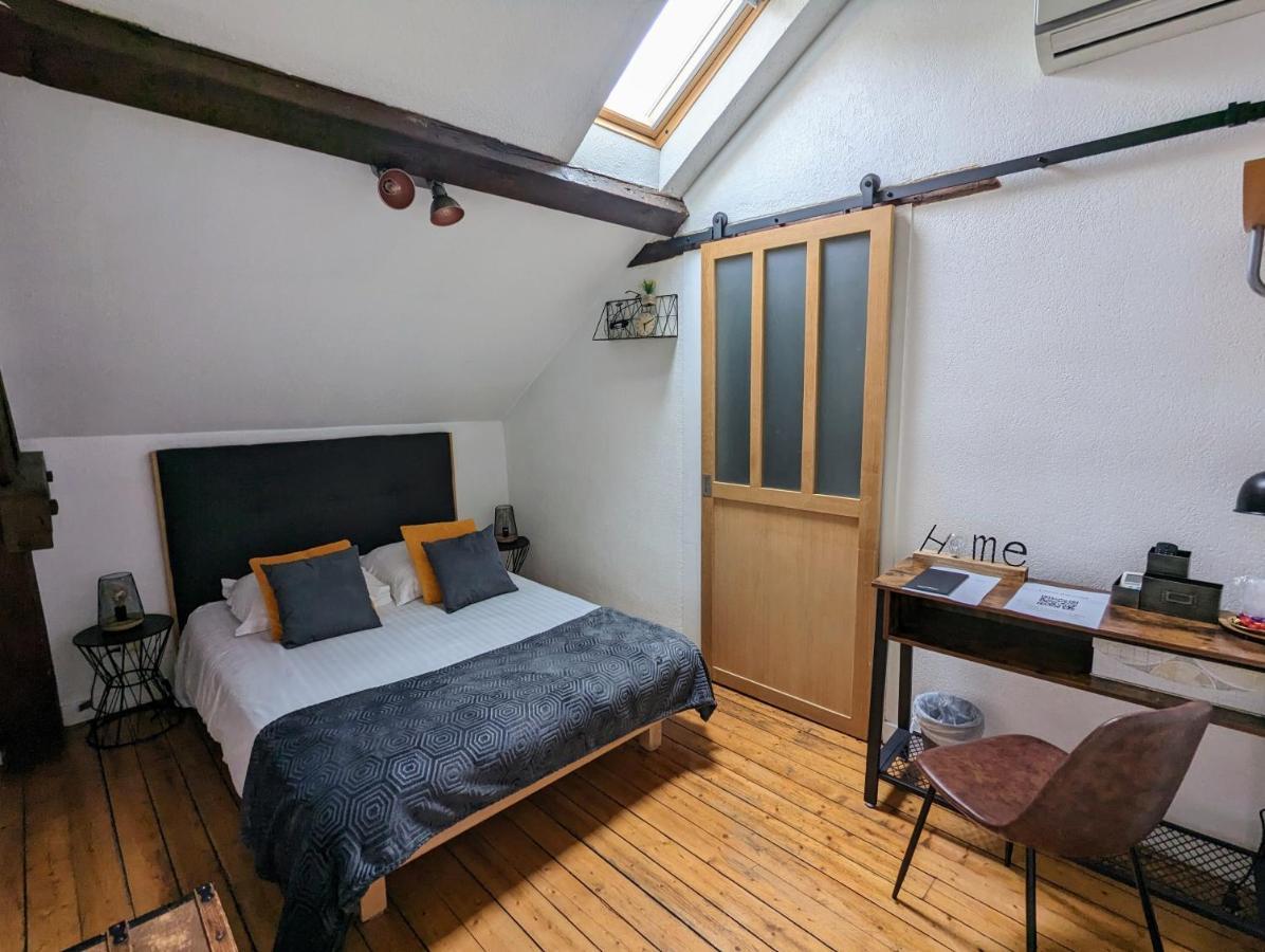 Logis Hotel La Tourelle Du Beffroi Bourbon-Lancy Exterior foto