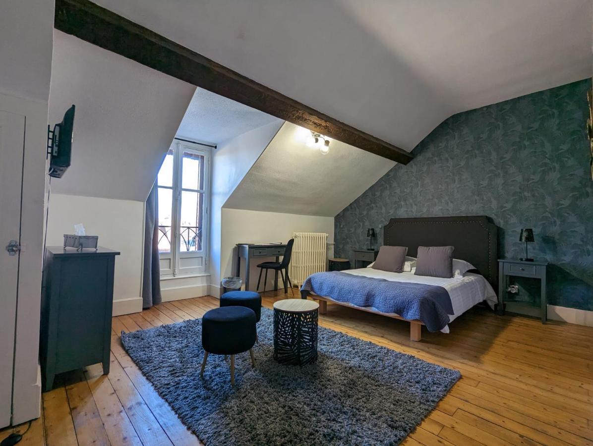 Logis Hotel La Tourelle Du Beffroi Bourbon-Lancy Exterior foto