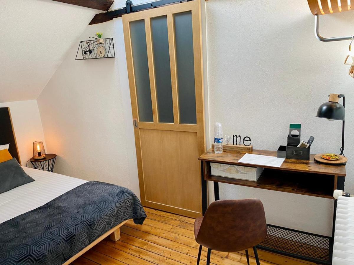 Logis Hotel La Tourelle Du Beffroi Bourbon-Lancy Exterior foto