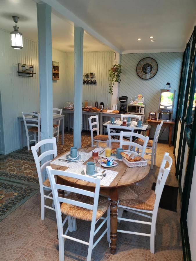 Logis Hotel La Tourelle Du Beffroi Bourbon-Lancy Exterior foto